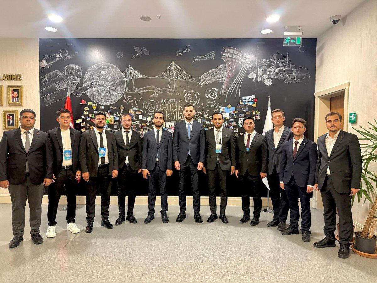 📍 Genel Merkez Ziyaretimiz 🇹🇷✨
Gençlik kolları ilçe başkanlarımızla birlikte AK Parti Genel Merkezimizi ziyaret ettik.
Birlikte istişare ettik, motivasyonumuzu tazeledik, Türkiye Yüzyılı hedeflerimize bir adım daha yaklaştık! 💪🔥

#GençlikKolları #Edirne #TürkiyeYüzyılı