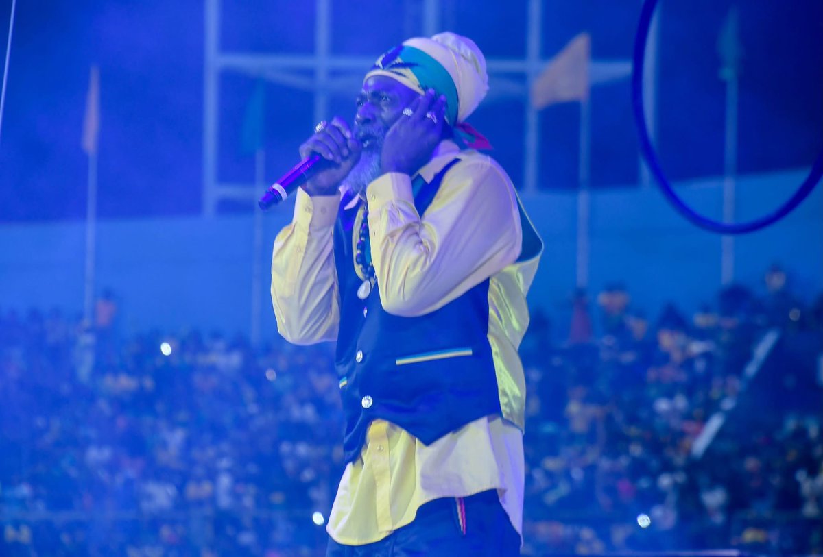 Babsy_grange's tweet photo. From Alms House to Tour &amp; Jah Jah City,Clifton “Capleton” BaileyIII has carried Reggae &amp; Dancehall to the world for nearly 40 years.

On Independence Day, 🇯🇲 honoured the Fireman with a Citation of Honour for his outstanding contribution to music &amp; culture.

#Capleton #ReggaeIcon https://t.co/S0vNF3qR3w