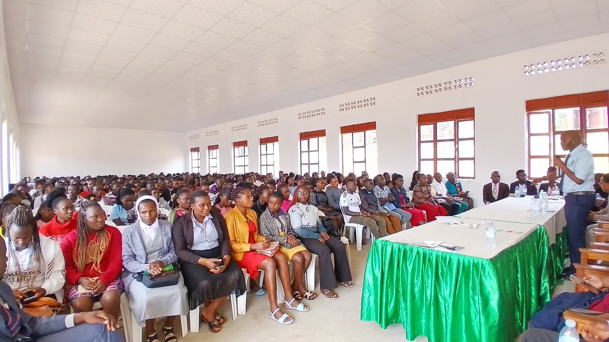 #HAPPENING_NOW: Mr. Magara Silver, the Academic Registrar, is addressing and welcoming hundreds of new students to USJM. 

In his remarks, he emphasized the importance of orientation, explaining that it is organized to help freshers understand the university’s processes.