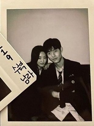 ChoiJiJu99's tweet photo. 저는 이솔 남혁 너무 보고 싶고, 부모님도 너무 보고 싶어요. 빨리 그들을 만나게 해 주세요. 부모님의 시대가 그립고, 빨리 그 시대로 가고 싶어요 💓💓
#choyihyun #LOMON #조이현 #로몬 #AOUAD2 #namhyeok #yiso https://t.co/5P2wK0Ghff