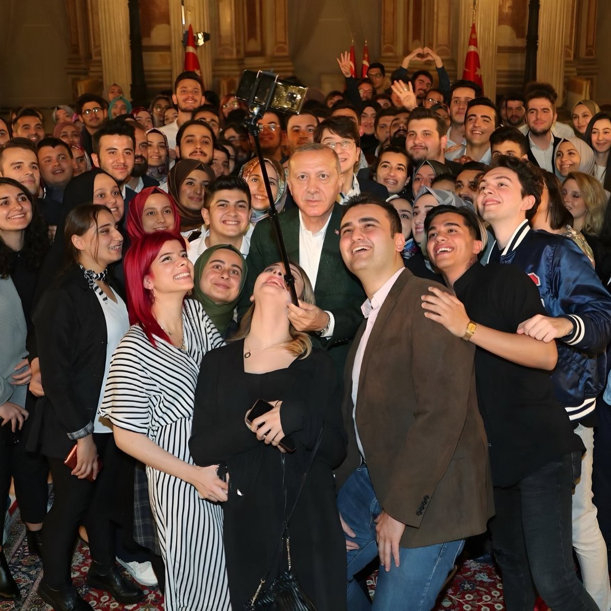 HVMHaber's tweet photo. Cumhurbaşkanı Erdoğan: "Gençlerin siyasi adresi, hiç tartışmasız AK Parti’dir." https://t.co/7U1pwy83ng