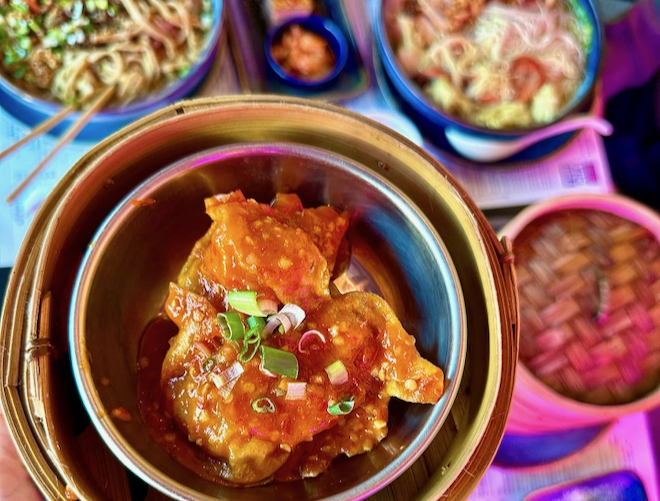 Confidential Guides (@cnfguides) on Twitter photo Want tried-and-tested recommendations for Chinese restaurants in Manchester? 🥡🥢
Here's 15 places our writers love. ❤️
confidentialguides.com/guide/the-best… Want tried-and-tested recommendations for Chinese restaurants in Manchester? 🥡🥢
Here's 15 places our writers love. ❤️
confidentialguides.com/guide/the-best…
