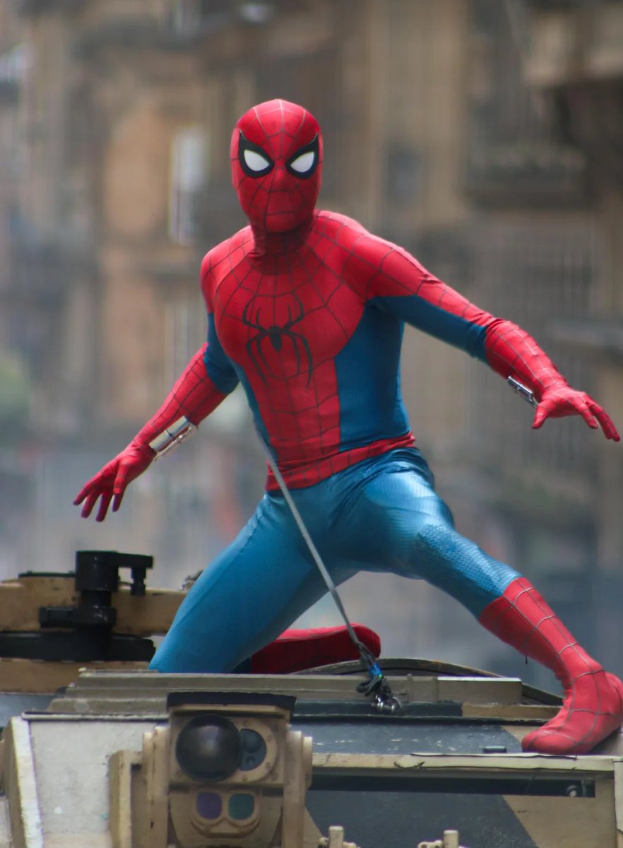 Dude! THAT'S FUCKING SPIDER-MAN HIMSELF!!