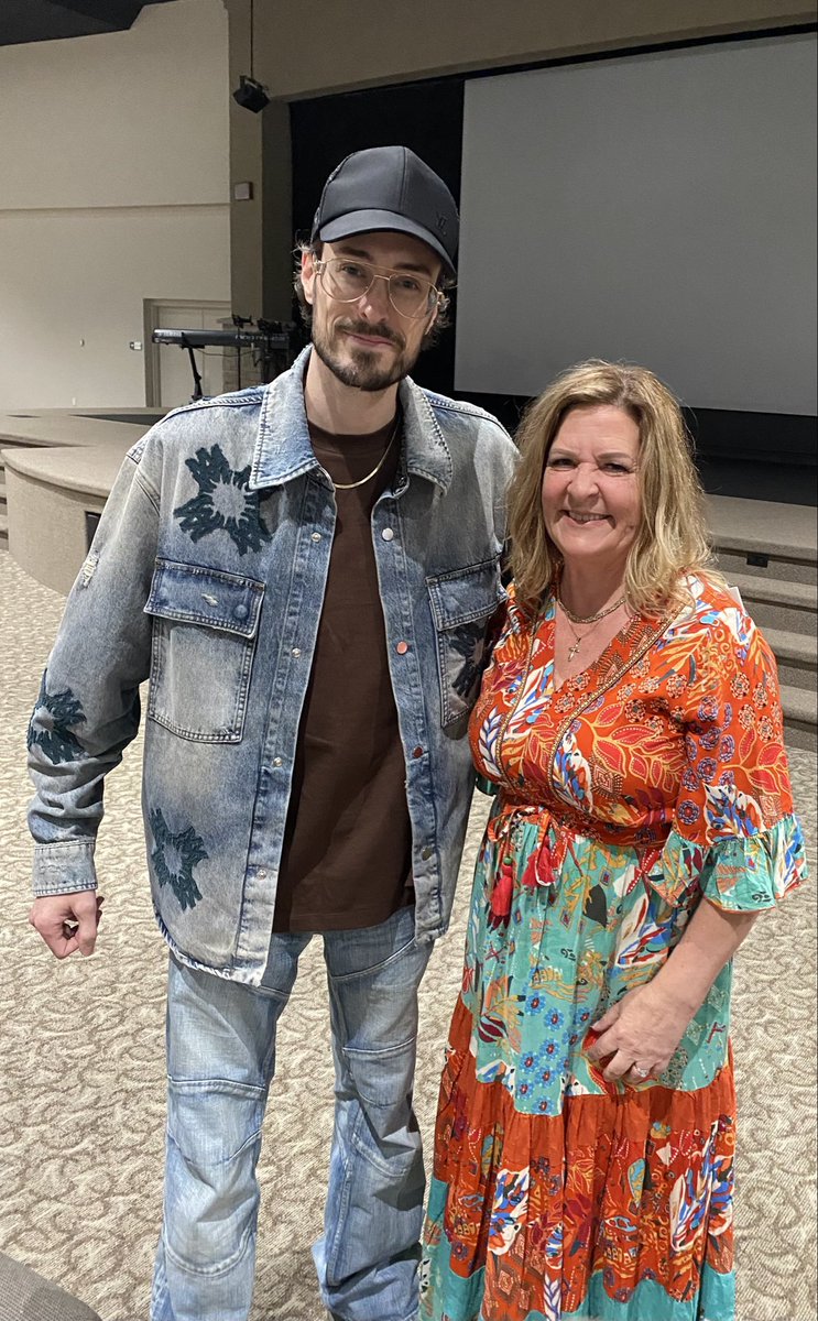 cheryl_leader's tweet photo. @JDShuttlesworth #NowFaith it was a an incredible moment when your Uncle @TAShuttlesworth gave a word from God over @russellbjohnson He came to be feed and it was a blessing to watch that special moment of Prophecy
My love to all. #SeattleWillBeSaved. #CANADAWillBeSaved. https://t.co/YgXyOuRxZa