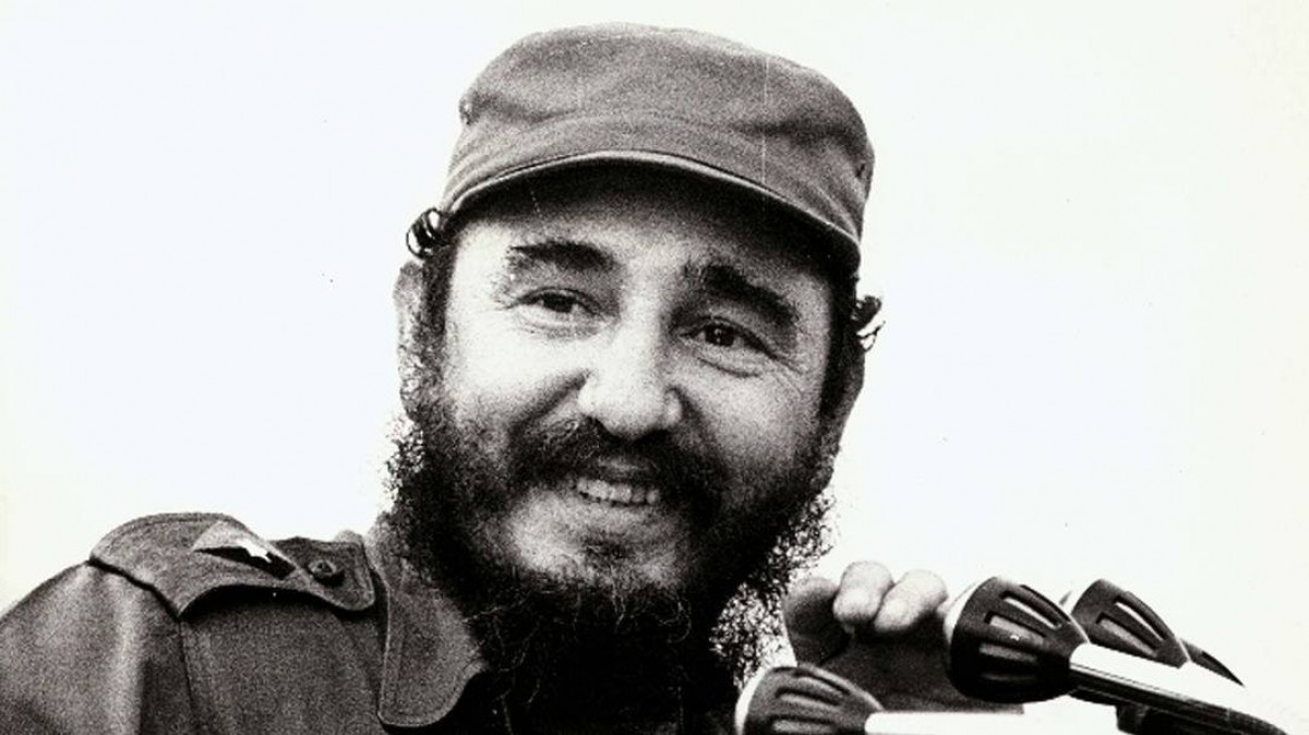 Federica C.: <<Celebrar hoy a Fidel es un acto de memoria, un imperativo político y moral (...) Es un grito que atraviesa este mundo desgarrado por las guerras, la miseria, el dominio de las multinacionales y del imperialismo.>>

Lea el texto completo acá:
pensandoamericas.com/fidel-castro-l…