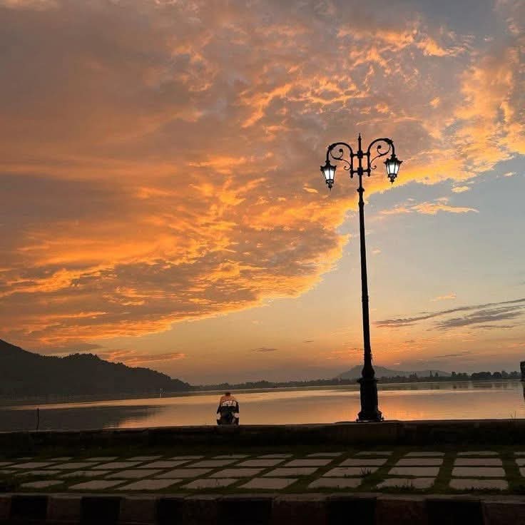 #PAK_PG
ہر کسی کو اپنی کہانی سمجھانا ضروری نہیں ہوتا 🍁🤍