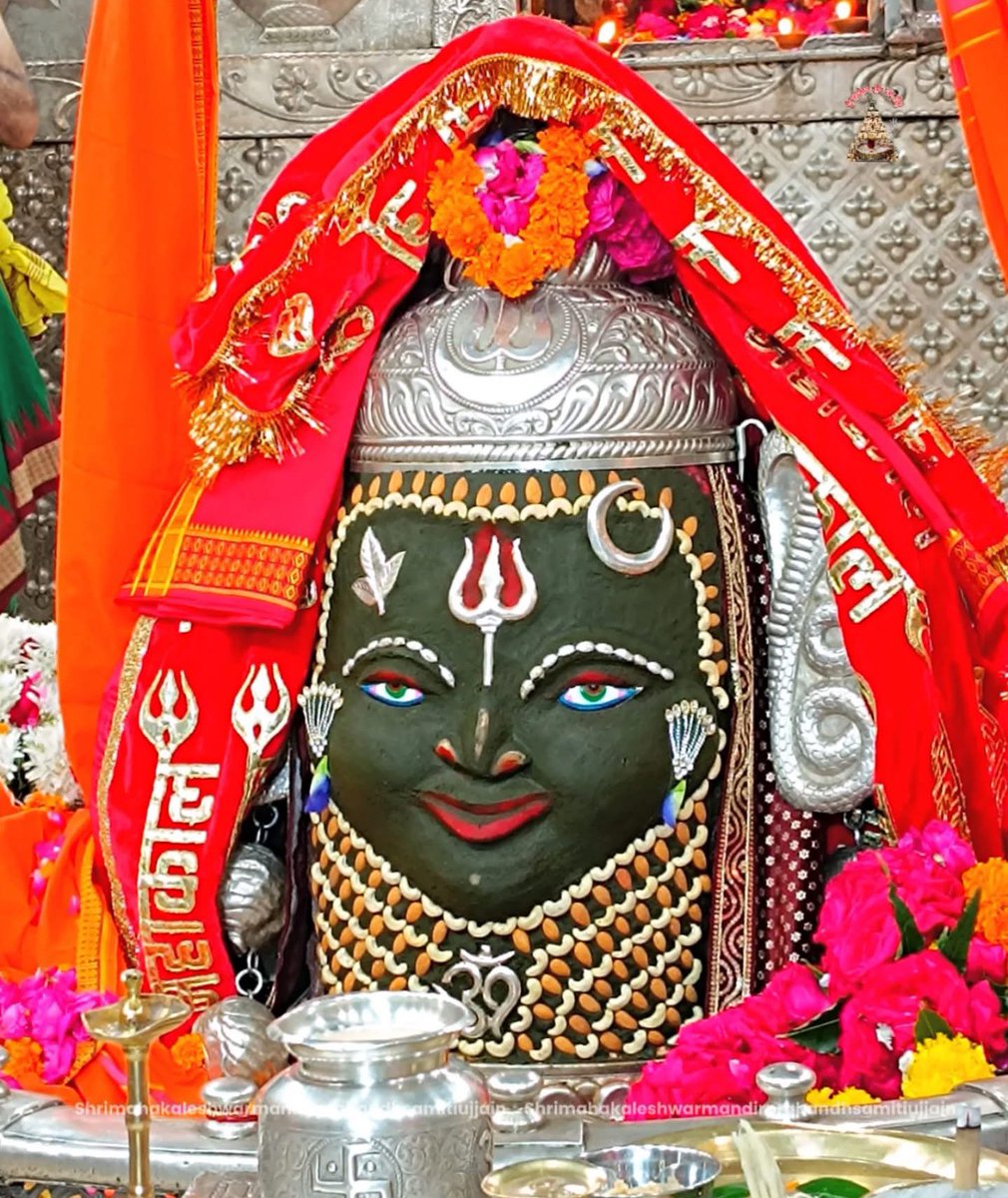 राजा सिर्फ एक हैं बाकी सब फेक हैं!
जय श्री महाकाल🔱
श्री महाकालेश्वर ज्योतिर्लिंग जी के आज के संध्या आरती शृंगार दर्शन  13.08.2025
#φωτια #LYKN #Superstar