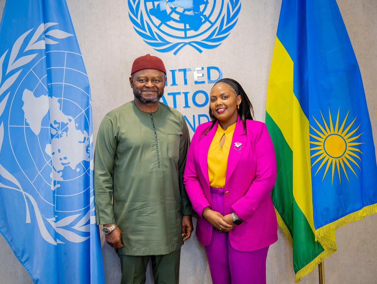 UNRwanda's tweet photo. Building momentum for the #SDGs in #Rwanda! 

@ozonnia met with Ms. Clarisse Ingabire, Secretary-General of the United Nations Association Rwanda, and her team to explore collaboration for raising awareness and mobilizing communities to accelerate #SDGs action. 🌍🤝 https://t.co/xknanRBmVe