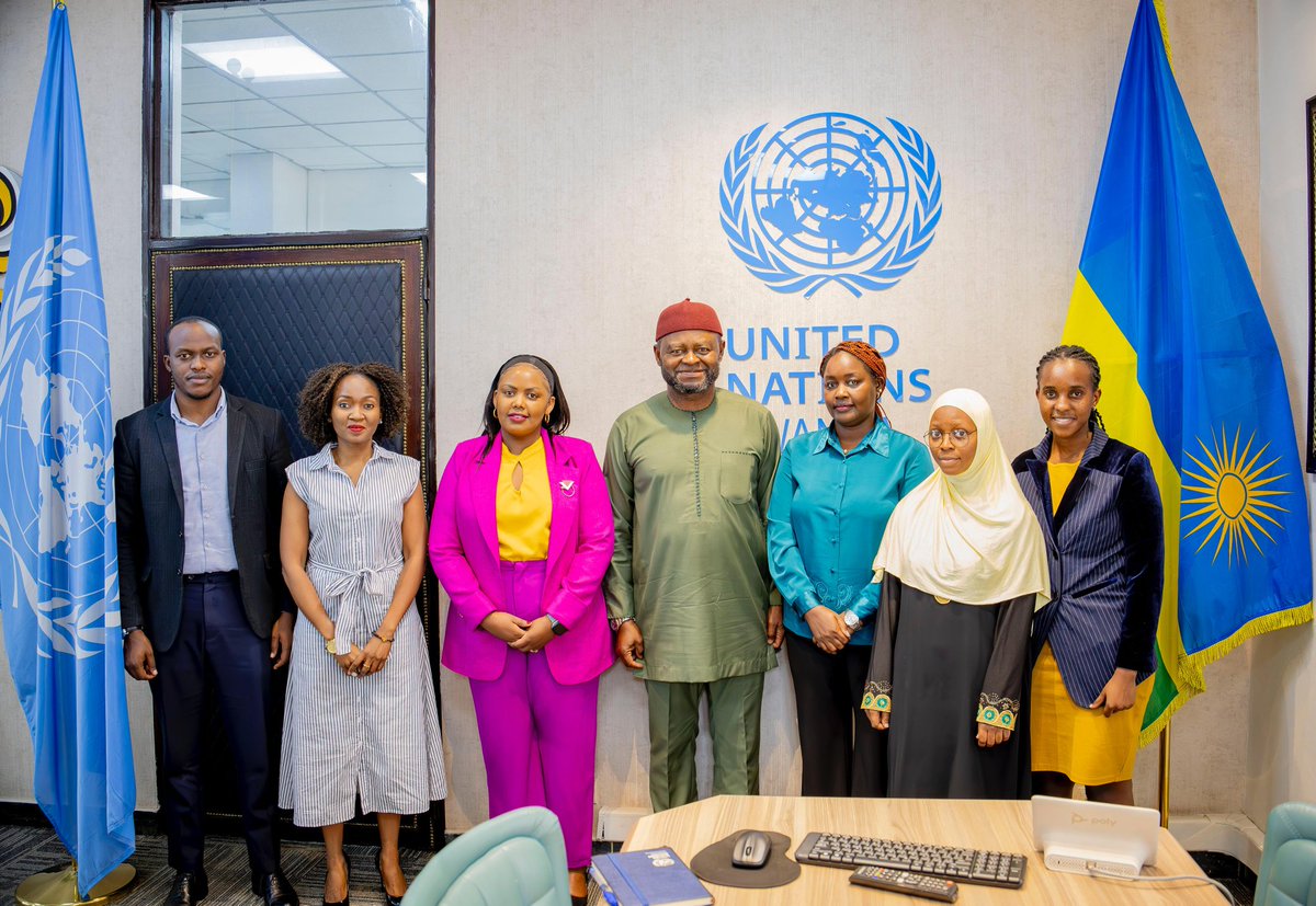 UNRwanda's tweet photo. Building momentum for the #SDGs in #Rwanda! 

@ozonnia met with Ms. Clarisse Ingabire, Secretary-General of the United Nations Association Rwanda, and her team to explore collaboration for raising awareness and mobilizing communities to accelerate #SDGs action. 🌍🤝 https://t.co/xknanRBmVe