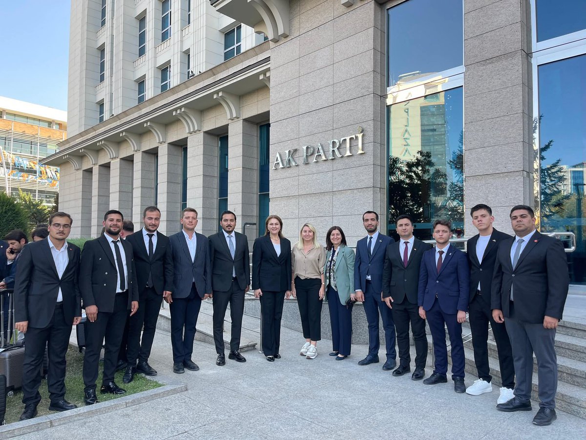 📌 GENEL MERKEZ
 
Ankara’da Yoğun ve Gurur Dolu Program!
İl Başkanımız Belgin İba, Kadın Kolları İl Başkanımız Yıldız Yeşilkurt, İl Gençlik Kolları Başkanımız Barış Gündoğdu ve 8 ilçe gençlik kolları başkanımızla birlikte; Edirne Milletvekilimiz  Fatma Aksal’ı ziyaret ettik.