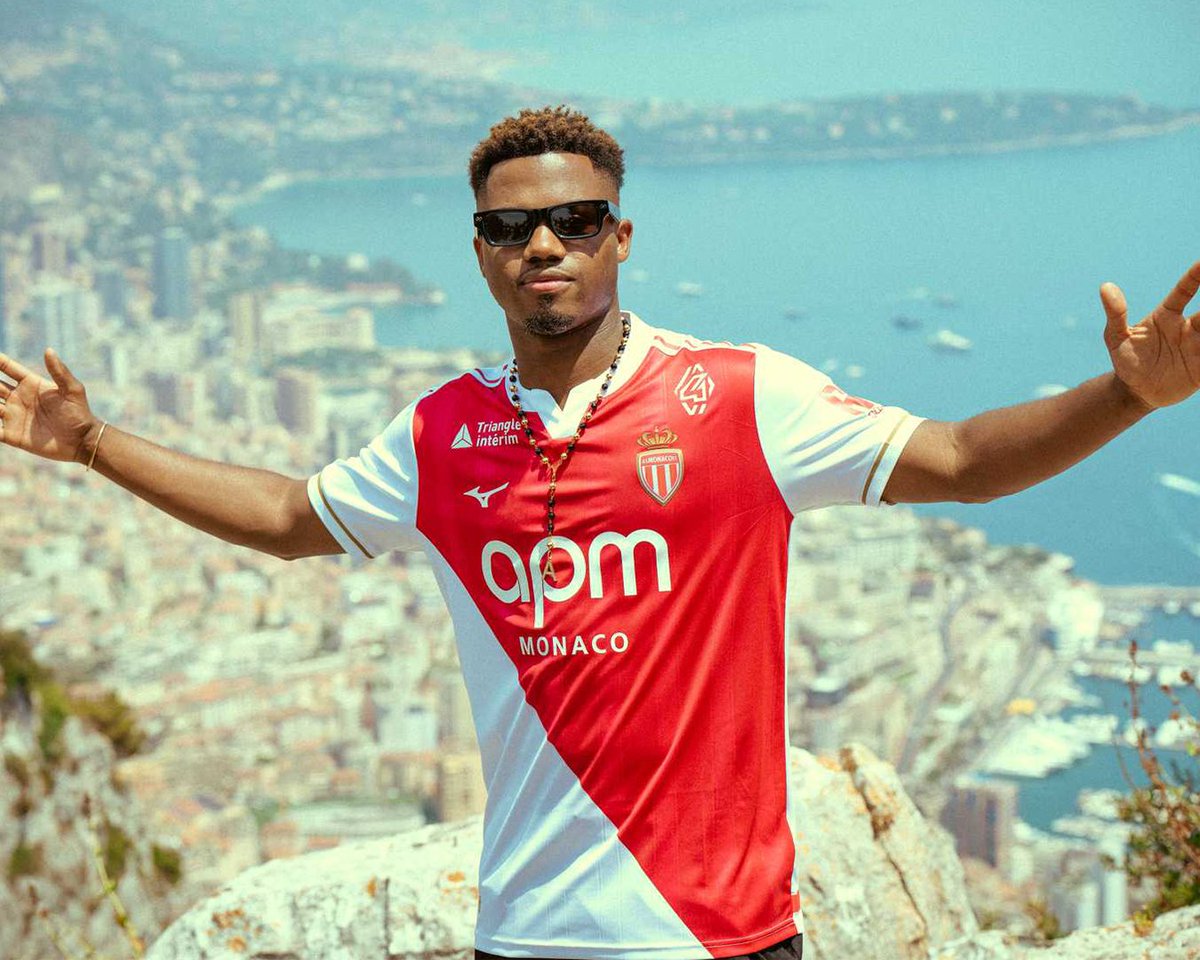 He's all over my Starboy <a href="/ANSUFATI/">Ansu Fati</a> #myfavoriteoneNA  I wish to meet him face to face