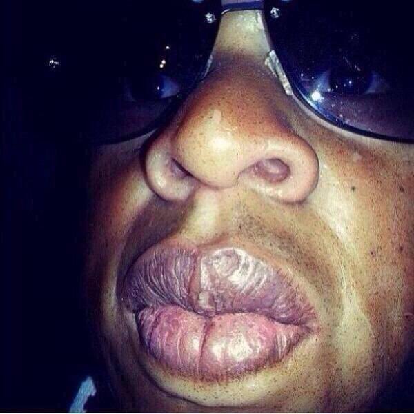 2BZ19's tweet photo. @MelaniaFrance Wesh mais c’est Jay-Z https://t.co/3N0t7k6DWk