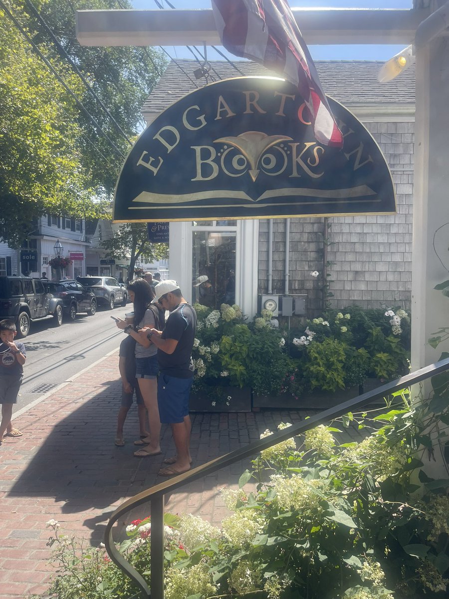 BookNerd401's tweet photo. Good finds @VisitEdgartown  bookstore!! https://t.co/3UkTVXeYmM