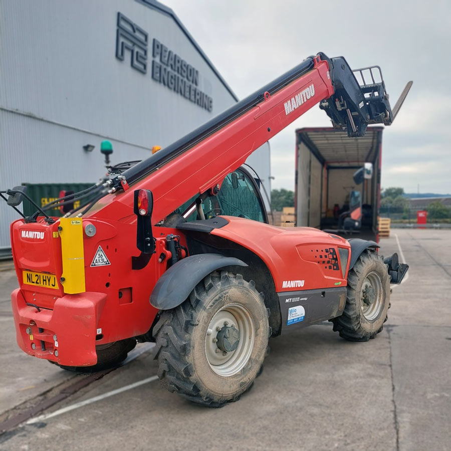miloaccess's tweet photo. 🚜 What is a telehandler &amp; why is it a must-have for UK construction &amp; farming?

Our guide explains all - plus models you can hire today. Read more: https://t.co/DgE8JiP6vD

#Telehandler #Construction #HireEquipment #MiloAccessPlatforms https://t.co/X2fPJ6ey8C