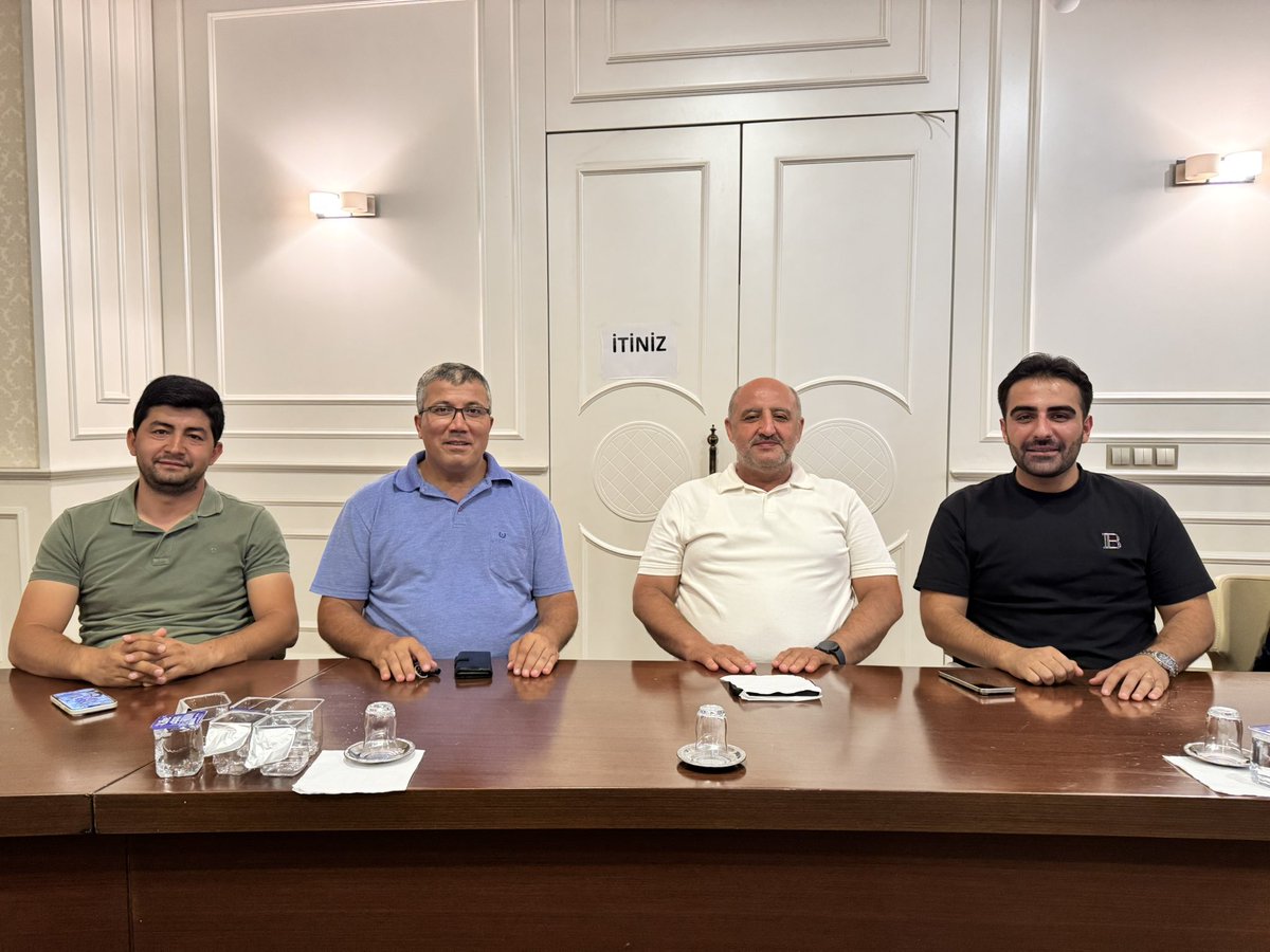 Haftalık Olağan Yönetim Kurulu toplantımızı İlçe Başkanımız Mehmet Şarani Tavlı Başkanlığında,Koordinatörümüz Mehmet Emin Altay’ın katılımı ile Teşkilat binamızda gerçekleştirdik.

Toplantımız hayırlara vesile olsun.

<a href="/alicetin_07/">Ali Çetin</a> 
<a href="/mehmetsarani/">Mehmet Şarani Tavlı</a>