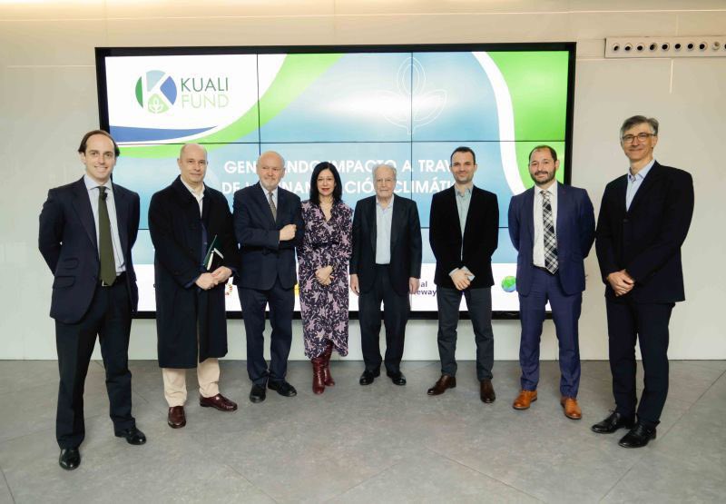 SpainNAB's tweet image. 🌎 Fondo Kuali, pionero en mitigación y adaptación climática para proteger a los más vulnerables.
Liderado por @COFIDES y gestionado por @GAWACapital se presentó en marzo y  movilizará 200 mill € en América Latina, Caribe e India.
✏️ Post #BlogSpainNAB 👉spainnab.org/fondo-kuali-in…