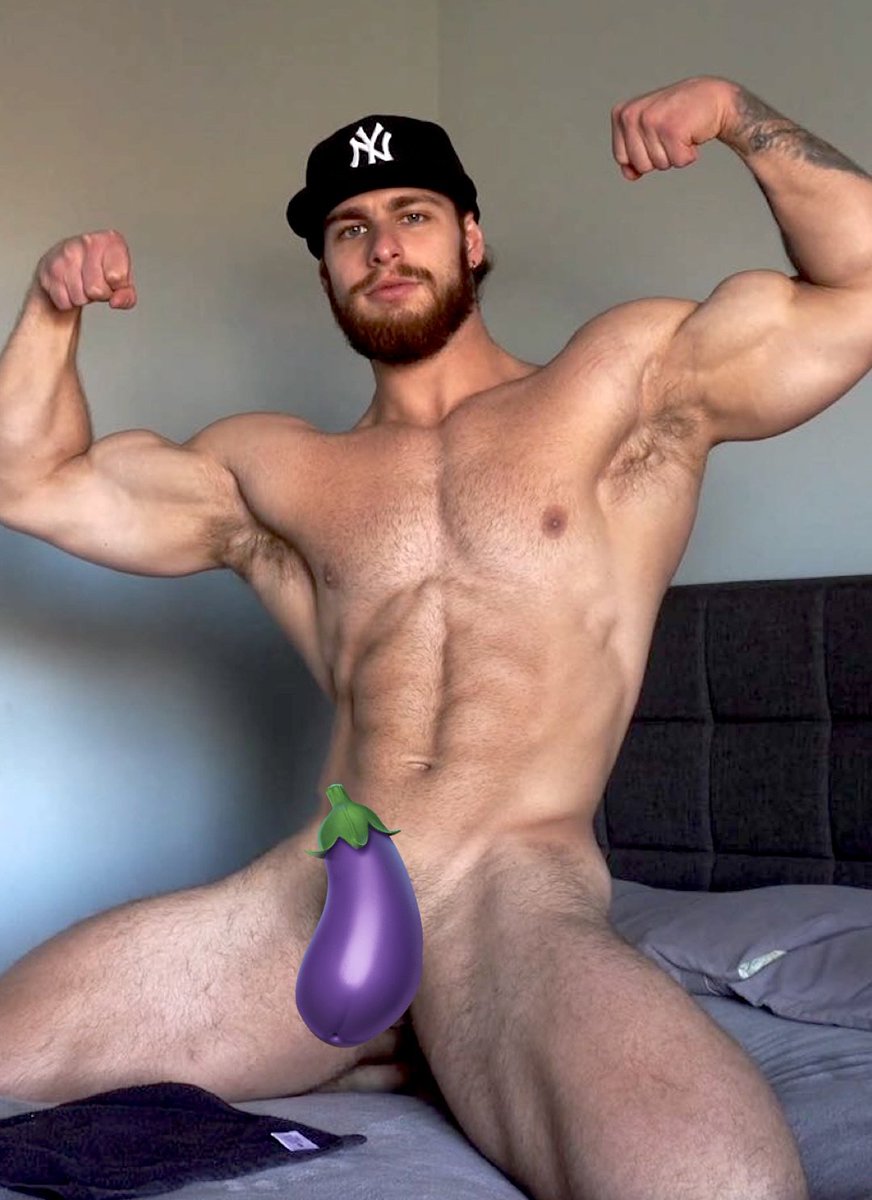 kingMattLus12's tweet photo. Who wants surprise? https://t.co/SVgi6ebiKV