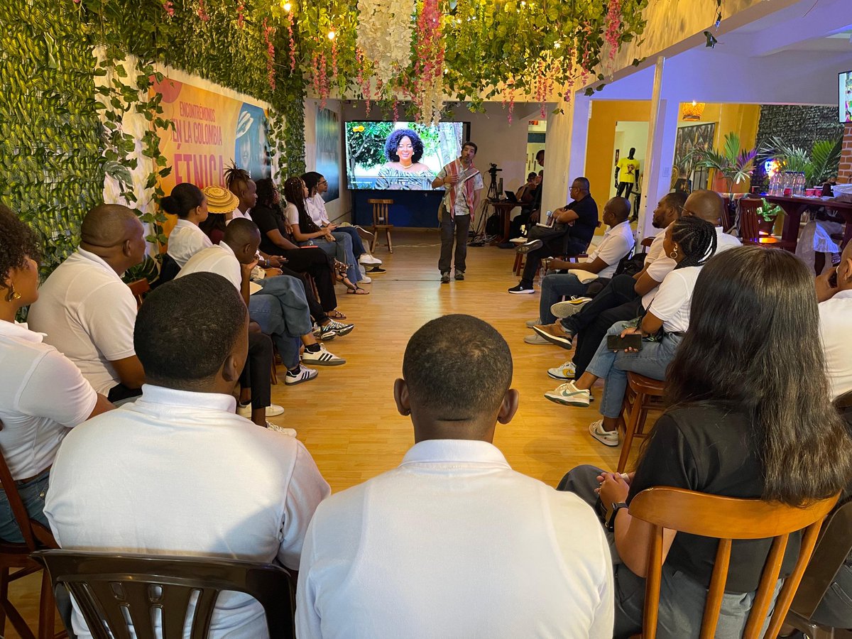 ¡Impensable! . A esta hora y por primera vez en la historia del periodismo, el nuevo programa Onda Pacífico de <a href="/RTVCco/">RTVC Colombia</a> <a href="/RTVCnoticias/">RTVC Noticias</a> en alianza con @etnicaTv capacitan en Cali  a 20 periodistas de pueblos y ciudades del Pacífico colombiano que hacen contenidos con sus celulares