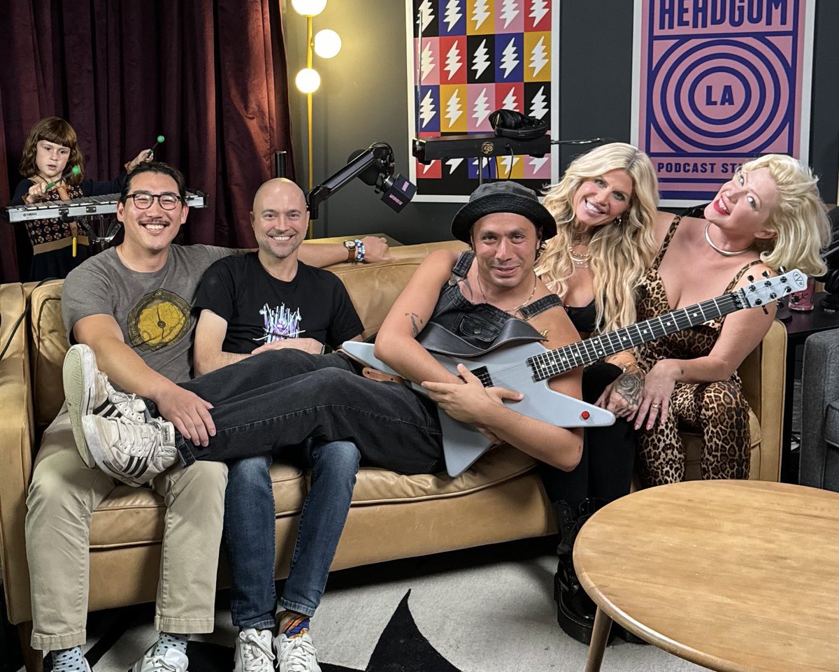 i am so excited to drop episode 3 of MASTERS OF REALITY! honestly this crüe is giving final 5 at applebees level shred

#mastersofreality #survivor #traitors