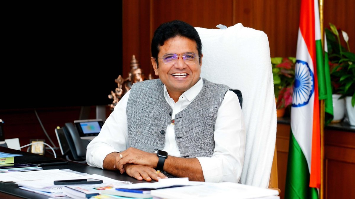 TelanganaCMO's tweet photo. Hon'ble Chief Minister Shri @revanth_anumula congratulated IT and Industries Minister Shri @OffDSB on being named among the country’s most influential leaders in Artificial Intelligence (AI) for the year 2025.

@Analyticsindiam recently released its list of India’s 100 Most Influential Leaders in AI – 2025, recognizing individuals who are pioneering advancements in the AI space. Minister Sridhar Babu has been included in the Key Policymakers category for his contributions.

The Chief Minister lauded Minister Sridhar Babu’s efforts in transforming #Telangana into not just a startup capital, but also a global hub for inclusive #AI, through the promotion of innovation and forward-thinking policies.

This prestigious recognition highlights the leadership and vision of individuals driving India’s progress in AI. The Chief Minister emphasized that Sridhar Babu's dedication and commitment to innovation are playing a pivotal role in positioning Telangana at the forefront of the AI revolution. #TelanganaRising2047