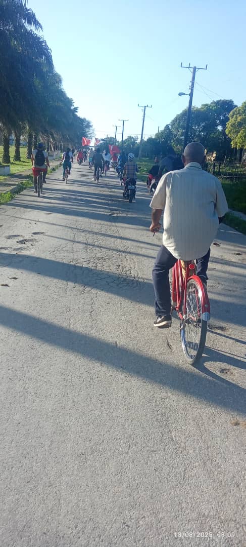 Pavel Blanco Martin. (@blanco_pav81551) on Twitter photo Los Céspedeños en bicicletada celebrando el 99 aniversario del natalicio de nuestro invicto comandante en jefe Fidel Castro. #100AñosConFidel #CéspedesUnidosyVictoriosos #PorCamagüeyTodo <a href="/DiazCanelB/">Miguel Díaz-Canel Bermúdez</a> <a href="/DrRobertoMOjeda/">Dr. Roberto Morales Ojeda</a> <a href="/WalterNoris/">Walter Simon Noris</a> Los Céspedeños en bicicletada celebrando el 99 aniversario del natalicio de nuestro invicto comandante en jefe Fidel Castro. #100AñosConFidel #CéspedesUnidosyVictoriosos #PorCamagüeyTodo <a href="/DiazCanelB/">Miguel Díaz-Canel Bermúdez</a> <a href="/DrRobertoMOjeda/">Dr. Roberto Morales Ojeda</a> <a href="/WalterNoris/">Walter Simon Noris</a>