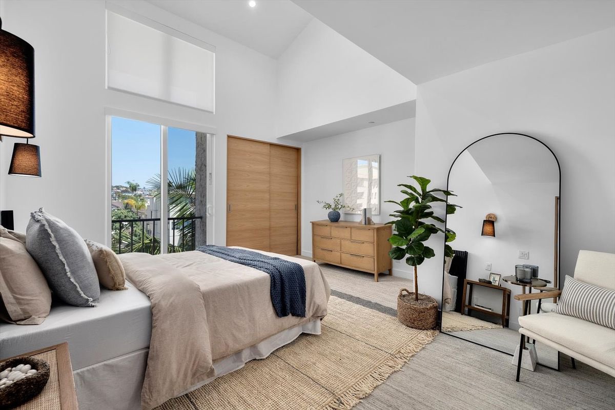 Timeless Style &amp; Unparalleled Beachfront Living 🏖️💫

555 Esplanade Unit 620, Redondo Beach
3 beds | 2.5 baths | 1,733 sq.ft. (btv)
Offered at $2,575,000

Contact agents Britt Austin &amp; Cari Corbalis for details
Call 310.938.9167 | 310.704.4014
DRE#01799654 #00850678