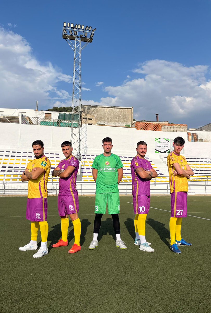 Atco_Jamilena's tweet photo. 💜💛💚  No es una camiseta, es el 𝐨𝐫𝐠𝐮𝐥𝐥𝐨 𝐝𝐞 𝐫𝐞𝐩𝐫𝐞𝐬𝐞𝐧𝐭𝐚𝐫 𝐚 𝐮𝐧 𝐩𝐮𝐞𝐛𝐥𝐨.

 Os presentamos nuestras nuevas armaduras, ¿qué os parecen? 👕🔥 https://t.co/RJ2uPYmzG4