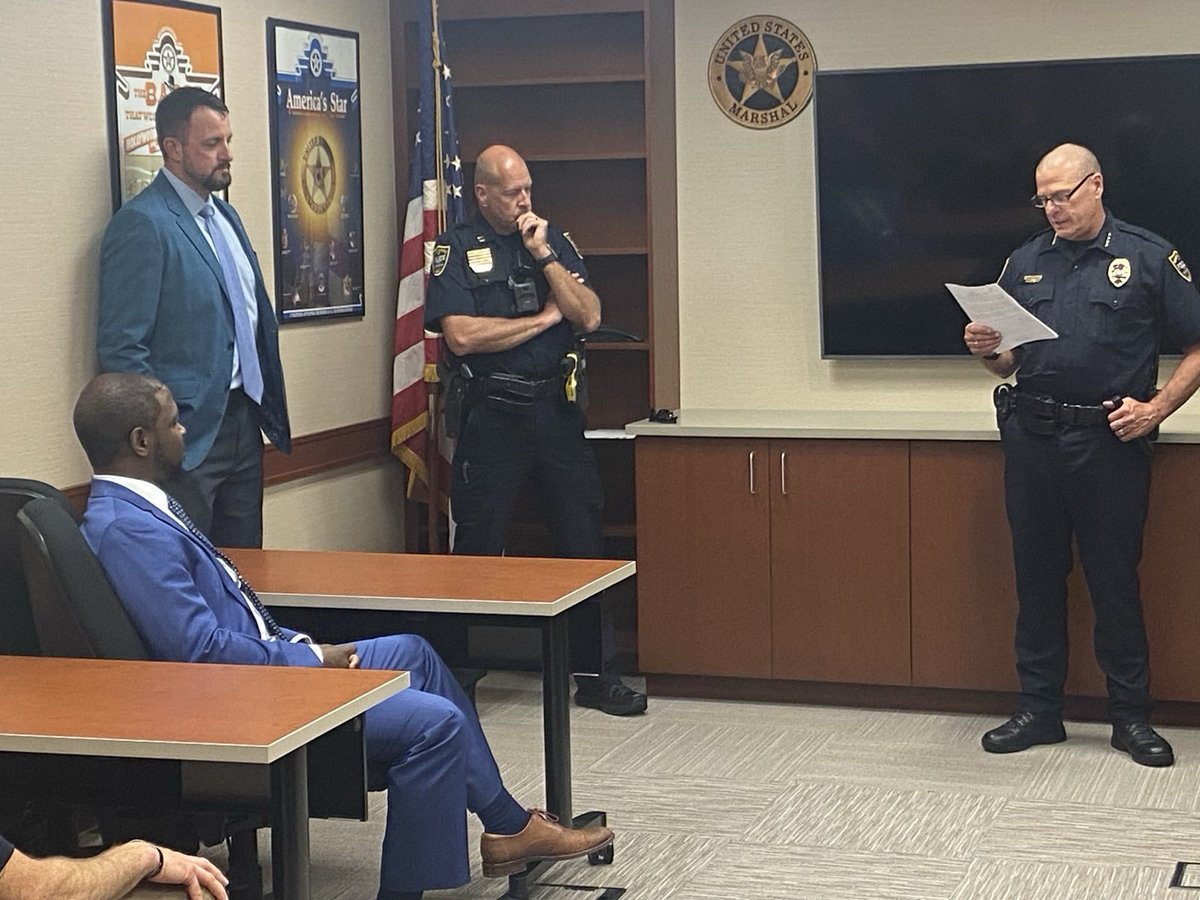 USMSCedarRapids's tweet image. A special thanks to Chief Dostal &amp;amp; @CR_Police for their continued commitment to keeping our Cedar Rapids community safe!

#USMS #CRPD #CedarRapids