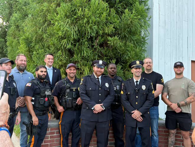 FanwoodPolice's tweet photo. Congrats to newly sworn-in Officer Yosurack and newly promoted Sergeant Flowers! https://t.co/yCeFGKLOms