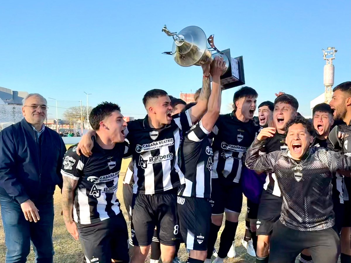 Cámara de Senadores (@senadosantafe) on Twitter photo 🏆 El senador <a href="/alcidescalvoOK/">Alcides Calvo</a> destacó la importancia de la Copa Departamento Castellanos
🔗 senadosantafe.gob.ar/noticias/alcid… 🏆 El senador <a href="/alcidescalvoOK/">Alcides Calvo</a> destacó la importancia de la Copa Departamento Castellanos
🔗 senadosantafe.gob.ar/noticias/alcid…