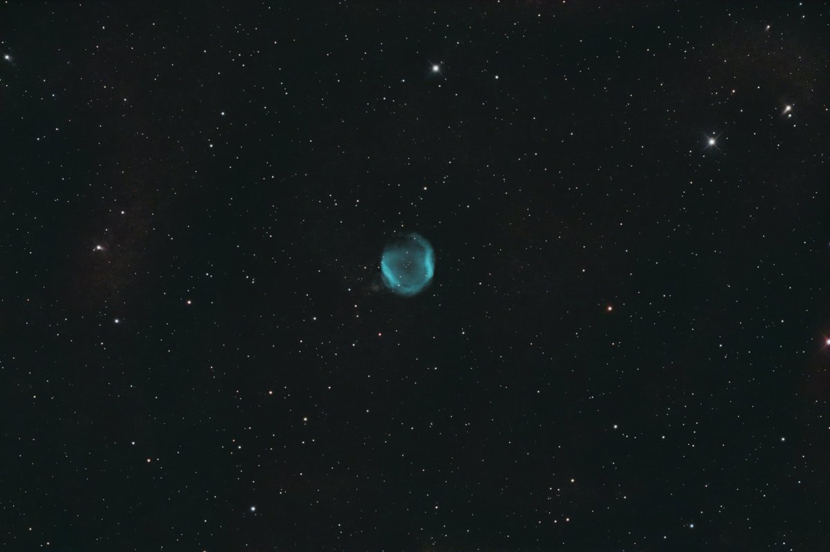 Une petite nébuleuse rarement imagée,Jones 1 Pk104-29.1 dans la constellation de Pégase.Elle se situe à environ 2300/2700 années lumière de nous.Image réalisée au Quattro 200/800,294Mc pro et filtre L-Ultimate.100x120" à côté de la 🌕😅.💫 #Astrophotography