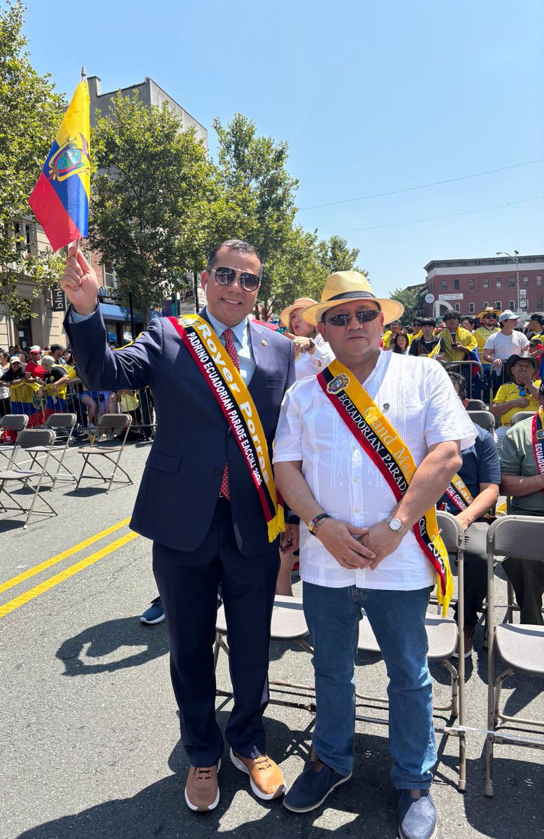 Royer Porras Zambrano 🚀 (@royerpz) on Twitter photo En nuestra primera entrevista publicada en Ecuador News dialogamos con el Dr. Mauricio Torres Maldonado Contralor General del Estado Ecuatoriano <a href="/ContraloriaECU/">Contraloría Ecuador</a> sobre el trabajo que viene realizando la institución en su labor de control y fiscalización en Ecuador.
El señor En nuestra primera entrevista publicada en Ecuador News dialogamos con el Dr. Mauricio Torres Maldonado Contralor General del Estado Ecuatoriano <a href="/ContraloriaECU/">Contraloría Ecuador</a> sobre el trabajo que viene realizando la institución en su labor de control y fiscalización en Ecuador.
El señor