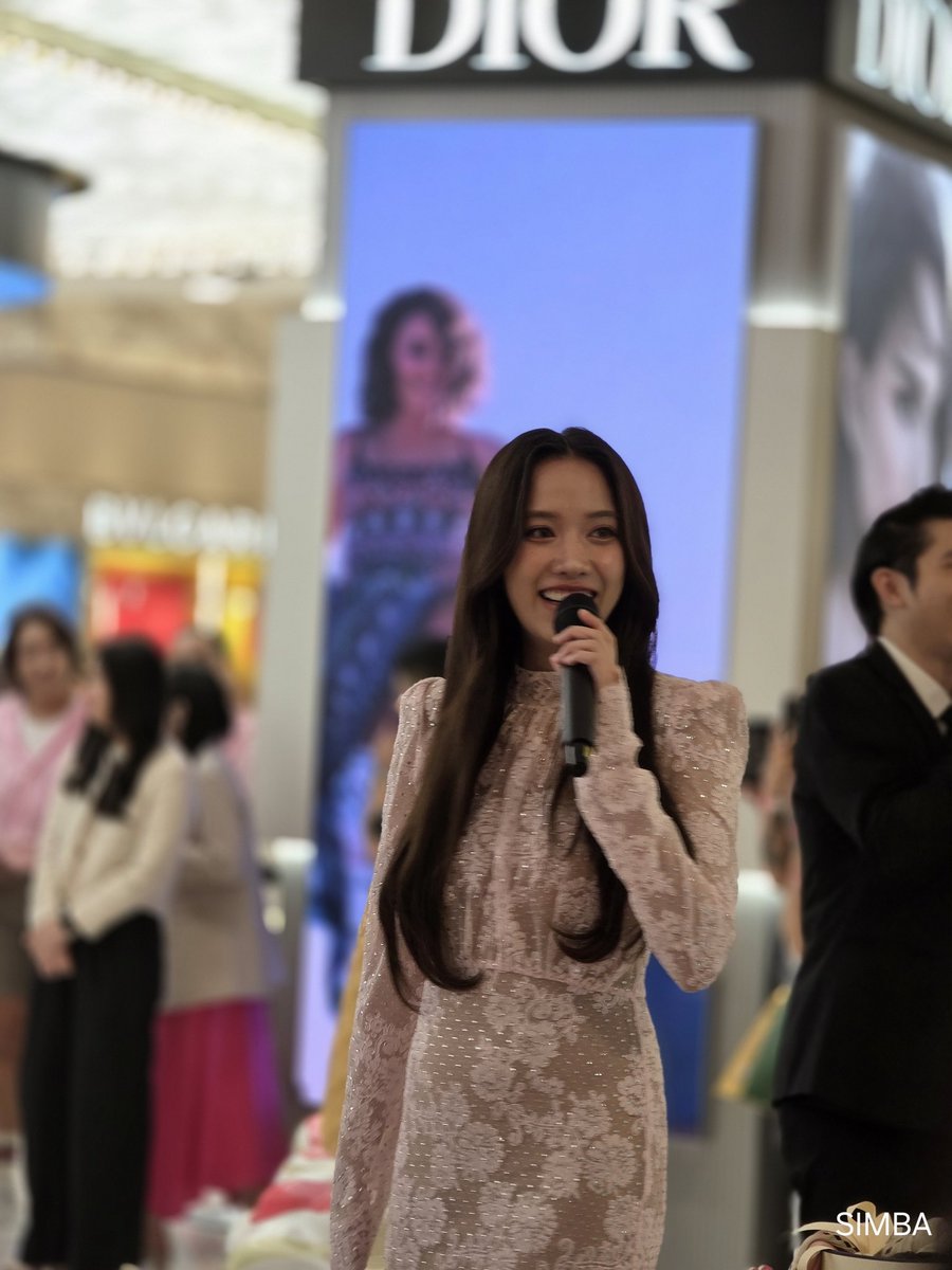 yujin12486's tweet photo. 프린이 히힛-!!🎤

RASPBERRY RIPPLE COLOGNE FREEN
#JoMaloneLondonXFreenSarocha
#srchafreen https://t.co/OziQNFK9rH