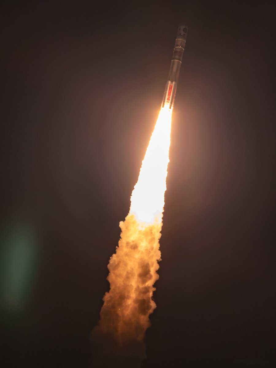 2.9 Million Pounds Of Thrust Into The Night Sky

📸by me