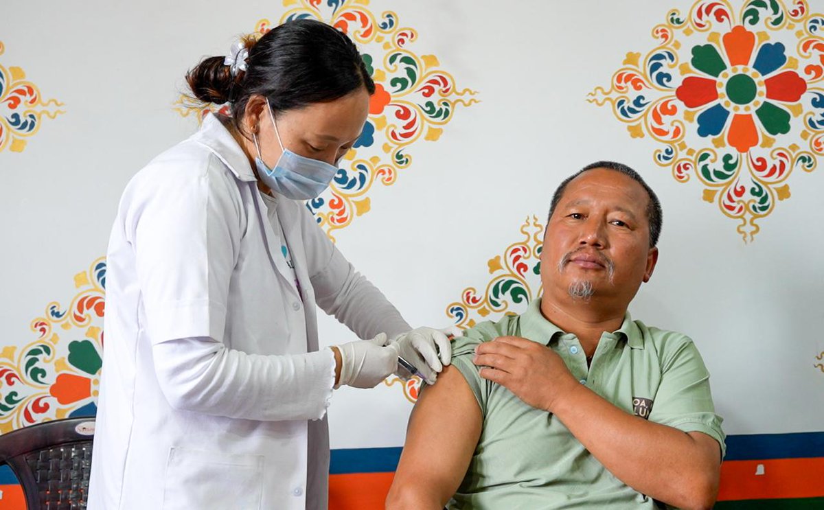 1/2
Honoured to launch the Hepatitis B Vaccination Campaign under the One District, One Health theme in Shi-Yomi District today.