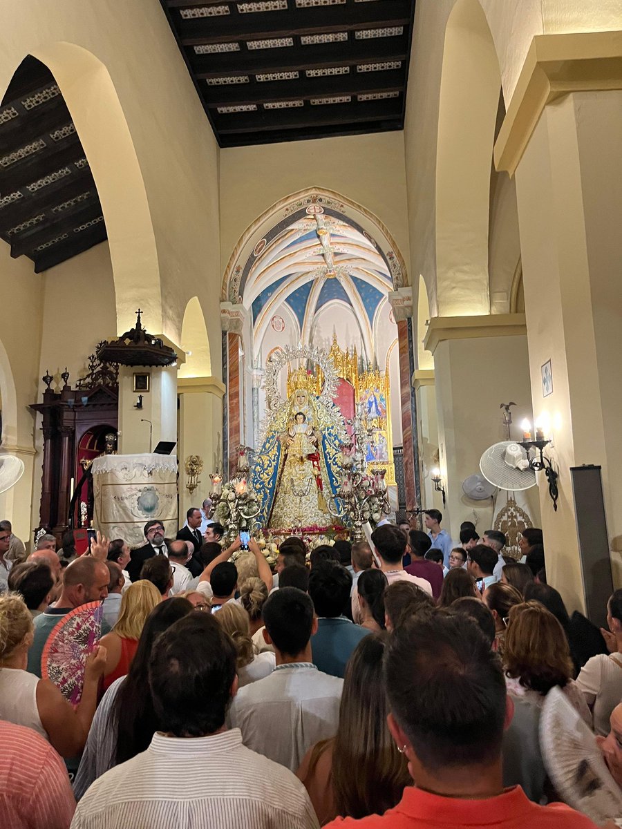 🔵 La Santísima Virgen del Águila regresa a su Santuario. 

¡Viva la Virgen del Águila! 

#XXVÁguilaCoronada #VirgenDelÁguila #PatronaDeAlcalá