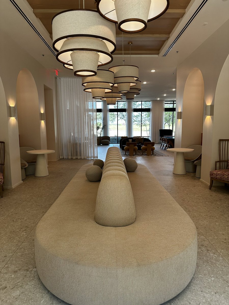 2 bed 1 bath $1775/mo in Bishop Arts! 🤩