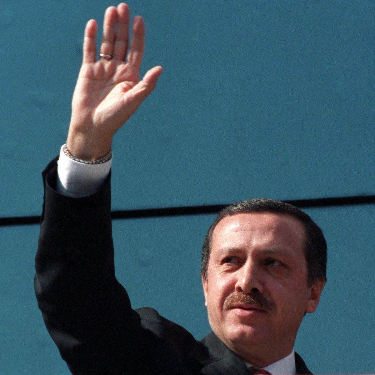 14 Ağustos | Adalet ve Kalkınma Partisi kurulalı 24 yıl oldu.