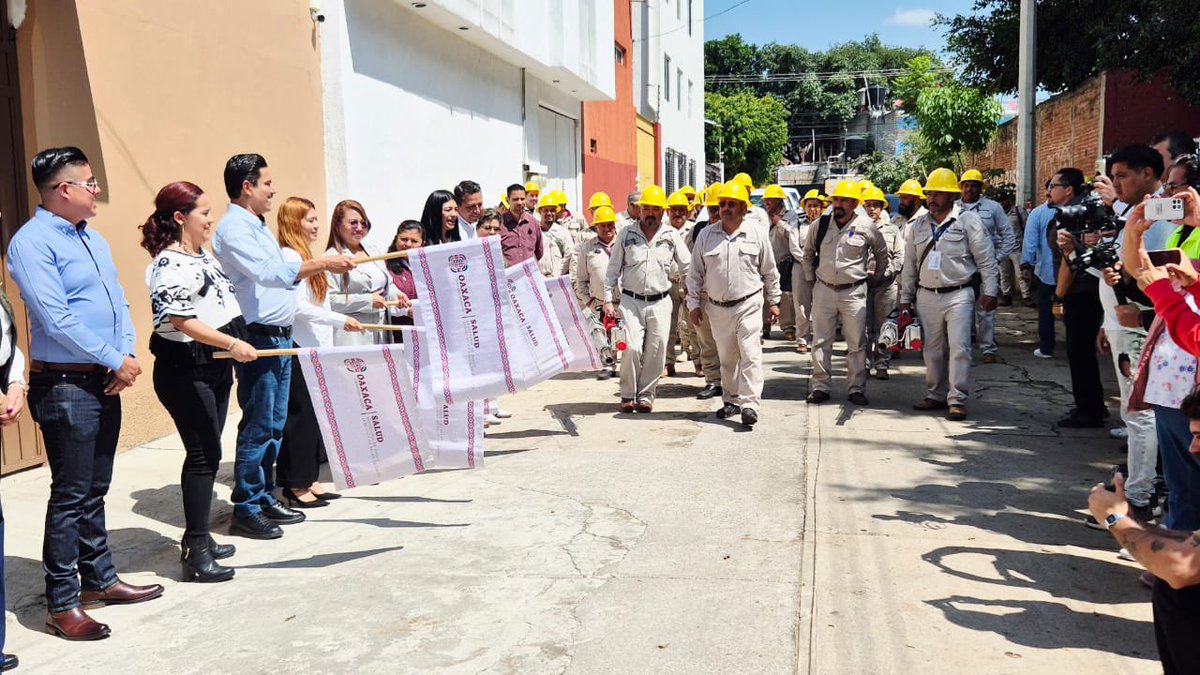 SSO_GobOax's tweet photo. Refuerzan Segunda Jornada Nacional de Lucha contra el Dengue 2025 con firma de convenio

•La unión de esfuerzos entre SSO y el municipio de Oaxaca de Juárez garantiza resultados
👉🏻 https://t.co/REgdPHSt28 https://t.co/UeW1jMecaS