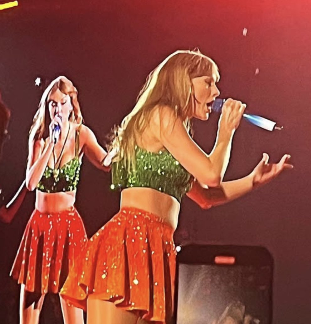 I just realised we had the orange and green outfit In Cardiff 
She was telling us about The Life Of A Showgirl 🧡💚🧡💚🧡💚🧡💚🧡
<a href="/taylorswift13/">Taylor Swift</a> <a href="/taylornation13/">Taylor Nation</a> #TaylorSwift #TheLifeOfAShowgirl