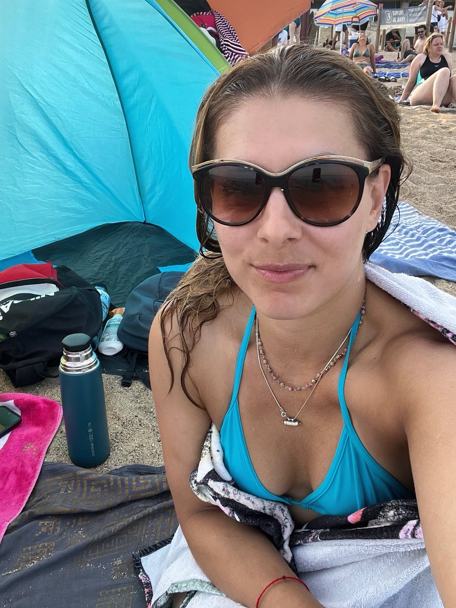 WrestlerOrsiB's tweet image. Beach time☀️🌊🏖️