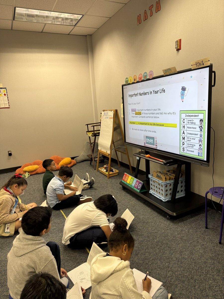 MsFloresjardin's tweet photo. Today we shared about ourselves with the help of numbers and a little 🎵🎶Mingle-Mingle 💃🏽 #OneTeamOneGoal @AliefISD @AliefMathK6 @HicksTigers #WritingEverywhere https://t.co/EgNTyUE7CI