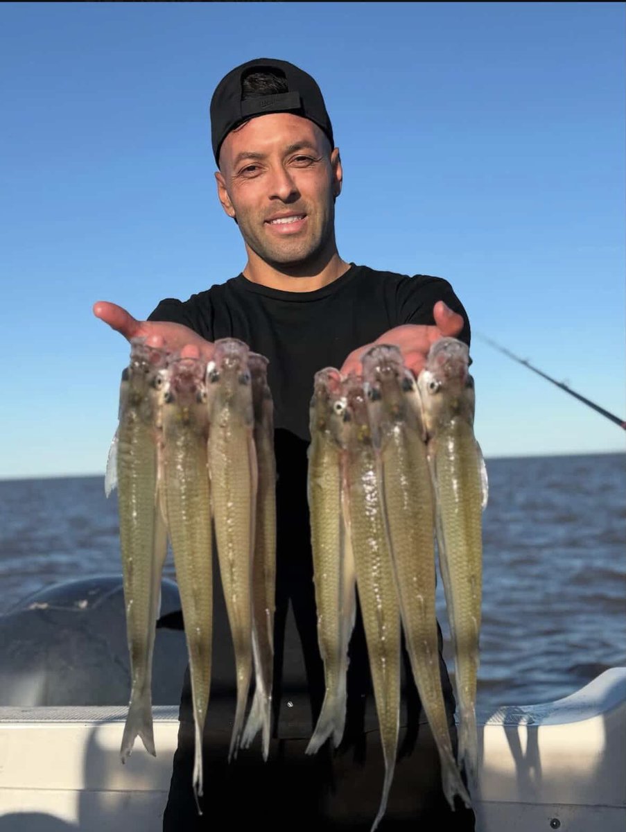 🔥 Riquelme trajo a Lucas Janson porque comparten representante (Bolotnicoff) y por eso éste muchacho en vez de jugar, entrenar y mejorar, se dedica a IRSE A PESCAR.

🔹️Dato no menor: el sueldo anual de Janson en Boca es de 1 millón de Dólares.

GESTIÓN JUAN ROMAN RIQUELME ✌🏽