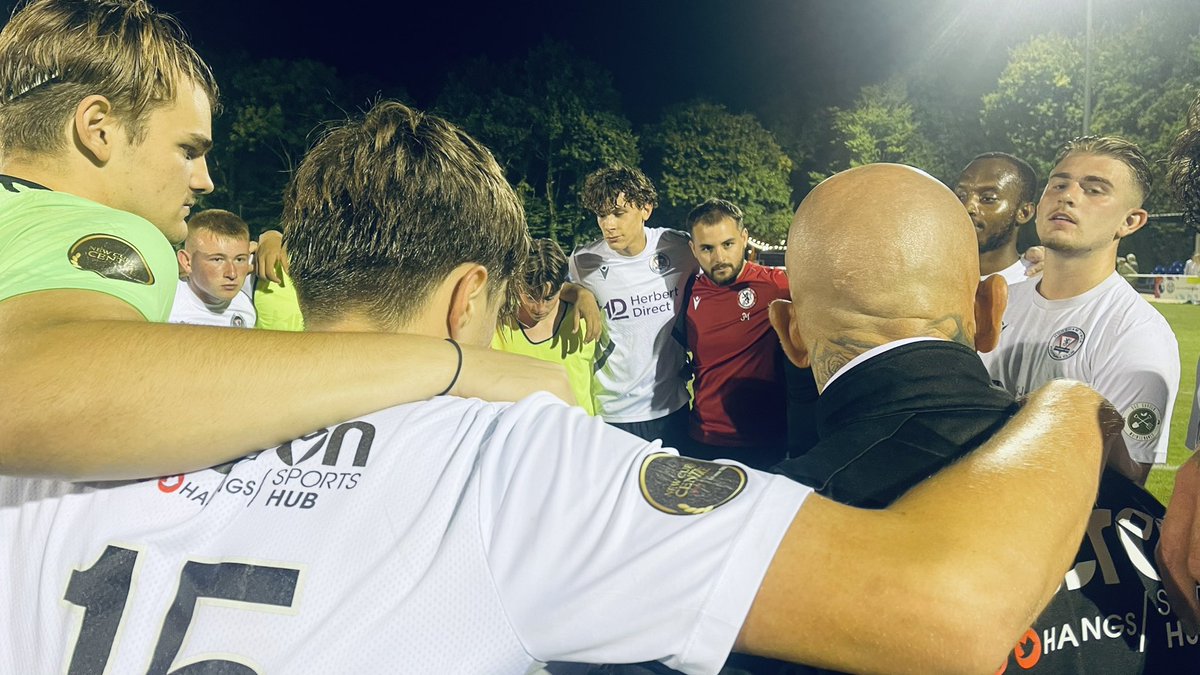horshamymfc's tweet image. Goals from Tommy McKenna, Jimmy Williams, Conner Collcutt and an Owen Camp hat-trick off the bench gave Frank Vincent the perfect start as YM23s manager this evening 

Roffey 1-6 YM