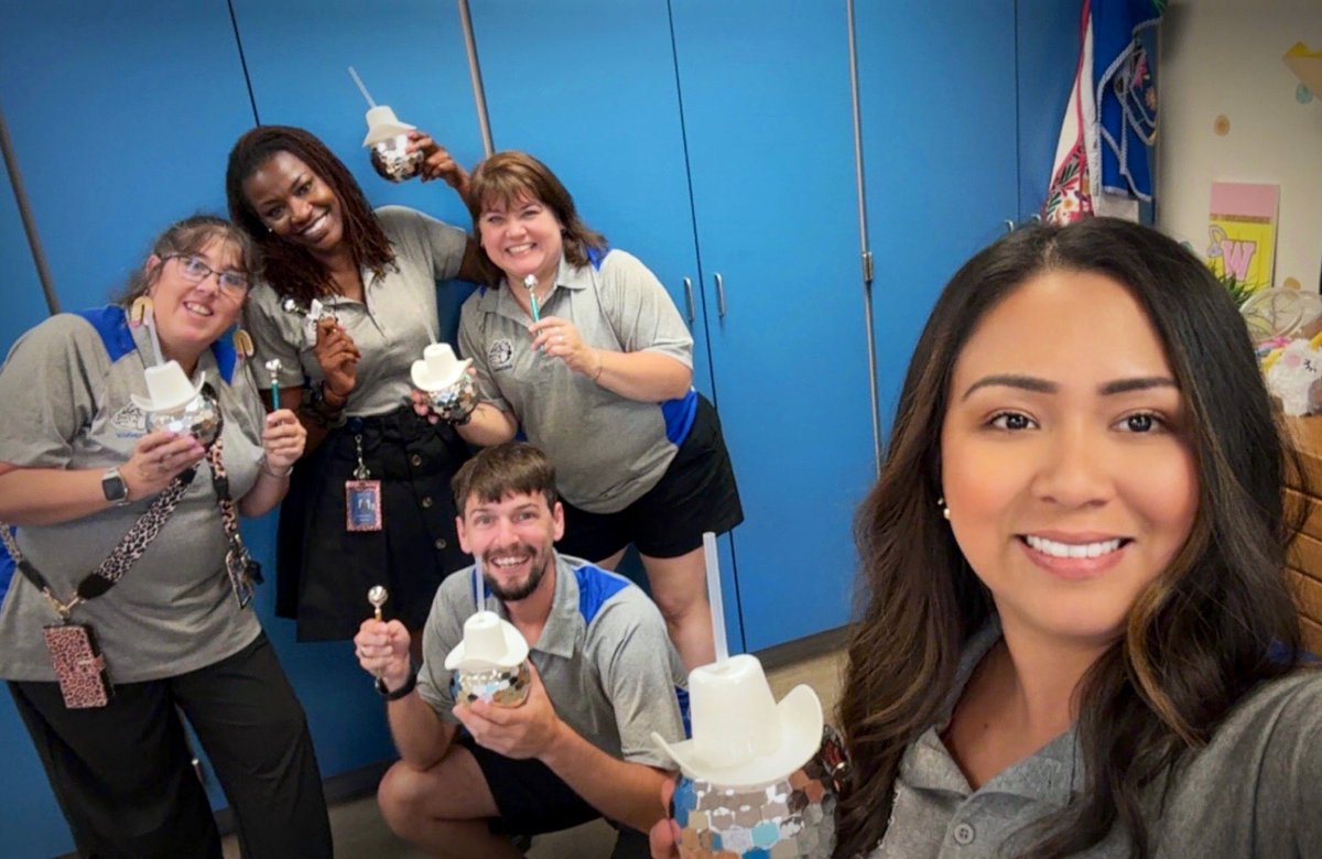 Best TEAMS!!! I have the opportunity to be a part of two incredible teams. #SPECIALS #teampositivity   #HereForTheParty <a href="/JHaleyBulldogs/">John Haley Elementary</a>