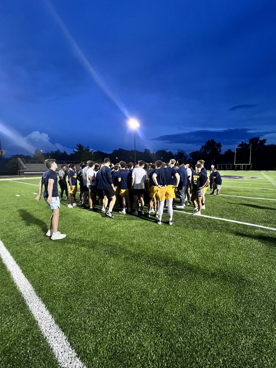 FCGrizFootball's tweet photo. The TEAM completed the Hep Workout last night and some FUN with the TEAM victory lap! #GrizSquad #BePhasTor https://t.co/C9nUxYlGKM