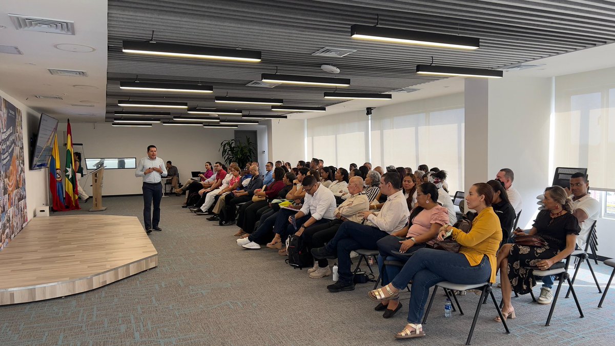 CINTELColombia's tweet photo. 💡 Las mipymes en Cartagena están transformándose. Las organizaciones buscan procesos más estratégicos y digitales, con una visión de futuro clara.
En alianza con la @camcartagena , desde #CINTEL realizamos un nuevo taller de diagnóstico en Transformación Digital, donde empresas de distintos sectores aplicaron #AceleraTIC para conocer su nivel de madurez organizacional y descubrir sus retos y oportunidades de mejora.
📊 Resultados que marcan tendencia:
- 44% en Nivel 2 – Adoptante
- 29% en Nivel 1 – Incipiente
- 23% en Nivel 3 – En desarrollo
- 2% en Nivel 4 – Avanzado
- 2% en Nivel 5 – Líder 🚀
Estos resultados son evidencia de que las mipymes en Cartagena avanzan en la transformación de sus organizaciones y que a través de iniciativas como AceleraTIC logran avanzar en la identificación de fortalezas y áreas de mejora.
Con AceleraTIC, desde CINTEL, seguimos apoyando a las organizaciones para que definan su punto de partida y construyan rutas de transformación digital sostenibles y efectivas.
🔗 Conoce más sobre AceleraTIC: https://t.co/3GG8CqjKQD