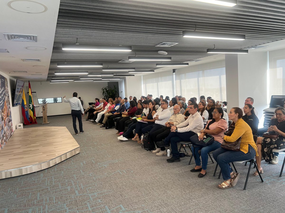 CINTELColombia's tweet photo. 💡 Las mipymes en Cartagena están transformándose. Las organizaciones buscan procesos más estratégicos y digitales, con una visión de futuro clara.
En alianza con la @camcartagena , desde #CINTEL realizamos un nuevo taller de diagnóstico en Transformación Digital, donde empresas de distintos sectores aplicaron #AceleraTIC para conocer su nivel de madurez organizacional y descubrir sus retos y oportunidades de mejora.
📊 Resultados que marcan tendencia:
- 44% en Nivel 2 – Adoptante
- 29% en Nivel 1 – Incipiente
- 23% en Nivel 3 – En desarrollo
- 2% en Nivel 4 – Avanzado
- 2% en Nivel 5 – Líder 🚀
Estos resultados son evidencia de que las mipymes en Cartagena avanzan en la transformación de sus organizaciones y que a través de iniciativas como AceleraTIC logran avanzar en la identificación de fortalezas y áreas de mejora.
Con AceleraTIC, desde CINTEL, seguimos apoyando a las organizaciones para que definan su punto de partida y construyan rutas de transformación digital sostenibles y efectivas.
🔗 Conoce más sobre AceleraTIC: https://t.co/3GG8CqjKQD