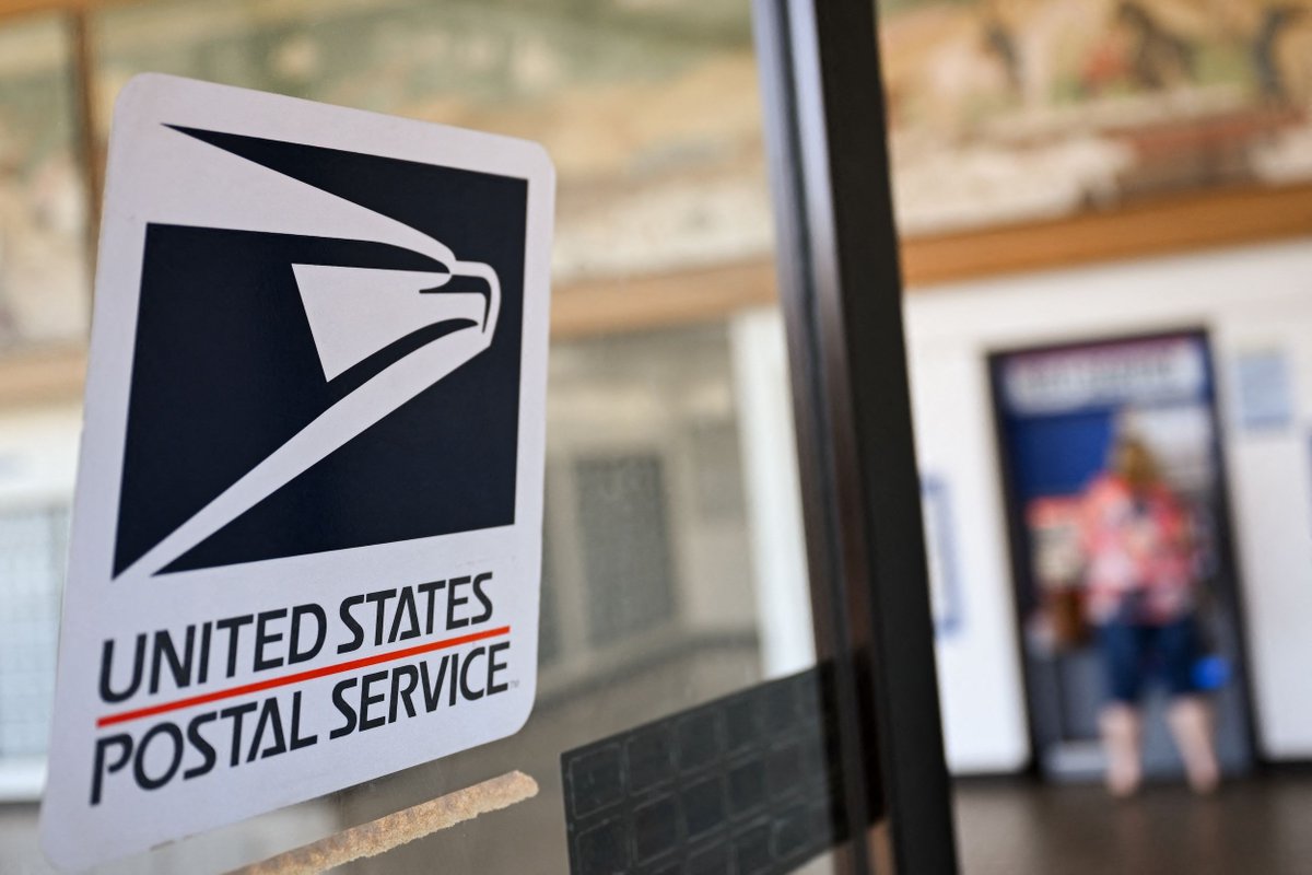 Pres. Dimondstein penned a moving op/ed about the importance of the public Postal Service as we celebrate 250 years of service. Read and SHARE!
newsweek.com/mail-workers-u… 

The USPS is more than mail—it's a symbol of public good, a landmark of equality, and a trusted public