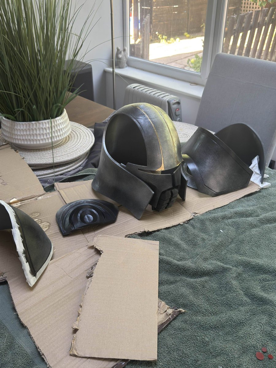 Something cosplay-like is in the making ✨